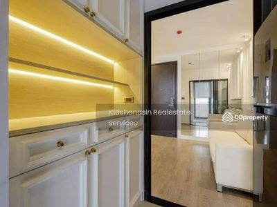 Lyss Ratchayothin, Bangkok, Thailand Lyss Ratchayothin, Bangkok, Thailand