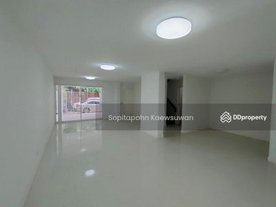 10110, Bangkok, Thailand 10110, Bangkok, Thailand