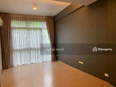 Siamese Blossom at Fashion Ramintra 64, Bangkok, Thailand Siamese Blossom at Fashion Ramintra 64, Bangkok, Thailand