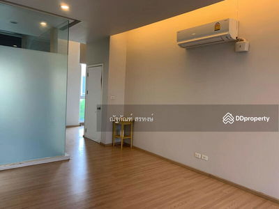 Siamese Blossom at Fashion Ramintra 64, Bangkok, Thailand Siamese Blossom at Fashion Ramintra 64, Bangkok, Thailand