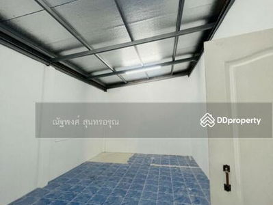 Bun Anan Market (2 km.), Harrow International School (2 km.), Chulabhorn Hospital (3.5 km.), Bangkok, Thailand Bun Anan Market (2 km.), Harrow International School (2 km.), Chulabhorn Hospital (3.5 km.), Bangkok, Thailand