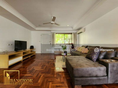 Townhouse in Secure Compound, Bangkok, Thailand Townhouse in Secure Compound, Bangkok, Thailand