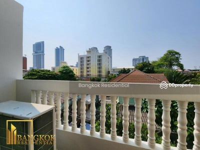 Townhouse in Secure Compound, Bangkok, Thailand Townhouse in Secure Compound, Bangkok, Thailand