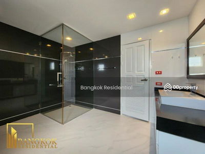 Townhouse in Secure Compound, Bangkok, Thailand Townhouse in Secure Compound, Bangkok, Thailand