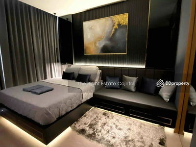 Park Origin Phrom Phong, Bangkok, Thailand Park Origin Phrom Phong, Bangkok, Thailand