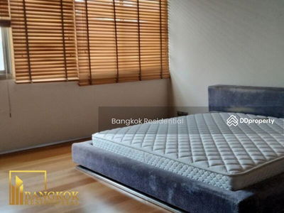 Ficus Lane, Bangkok, Thailand Ficus Lane, Bangkok, Thailand