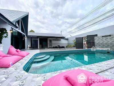 The Scenevanar (Baan Mae 9), Chon Buri, Thailand The Scenevanar (Baan Mae 9), Chon Buri, Thailand