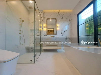 Nantawan Rama 9 New Krungthepkreetha, Bangkok, Thailand Nantawan Rama 9 New Krungthepkreetha, Bangkok, Thailand