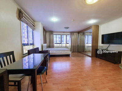 Lumpini Place Narathiwas 24, Bangkok, Thailand Lumpini Place Narathiwas 24, Bangkok, Thailand