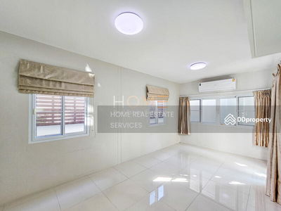 Mantana Lake Watcharapol, Bangkok, Thailand Mantana Lake Watcharapol, Bangkok, Thailand