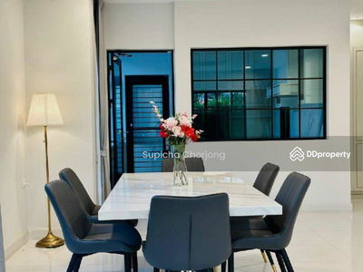 Nantawan Rama 9 New Krungthepkreetha, Bangkok, Thailand Nantawan Rama 9 New Krungthepkreetha, Bangkok, Thailand