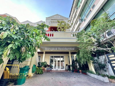 Detached House, Bangkok, Thailand Detached House, Bangkok, Thailand