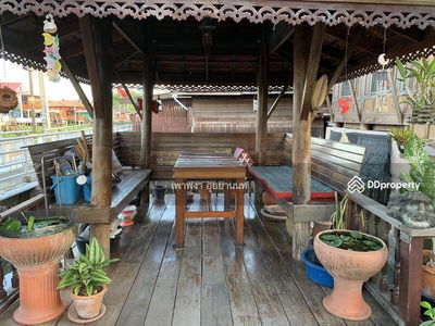 Traditional Thai house at Klong Bangkoknoi, Bangyai Nonthaburi, Nonthaburi, Thailand Traditional Thai house at Klong Bangkoknoi, Bangyai Nonthaburi, Nonthaburi, Thailand