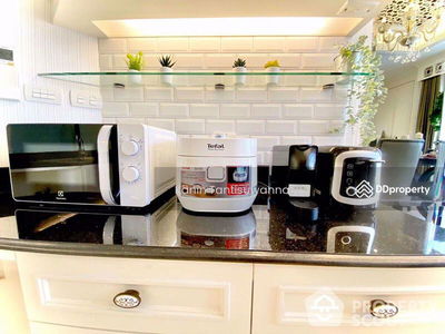 Park Origin Phrom Phong, Bangkok, Thailand Park Origin Phrom Phong, Bangkok, Thailand