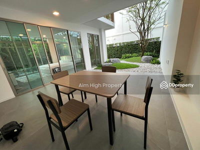 VIVE Rama 9, Bangkok, Thailand VIVE Rama 9, Bangkok, Thailand