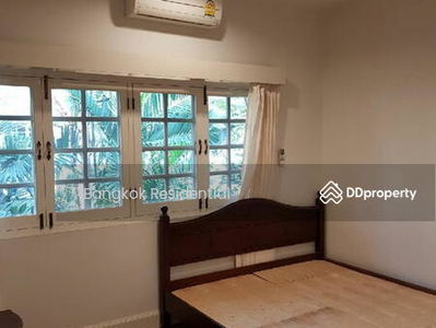 Townhouse in Compound, Bangkok, Thailand Townhouse in Compound, Bangkok, Thailand