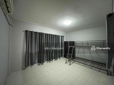 Sutthisan Road, Intersection 1, Din Daeng District, Din Daeng 10400, Bangkok, Thailand Sutthisan Road, Intersection 1, Din Daeng District, Din Daeng 10400, Bangkok, Thailand