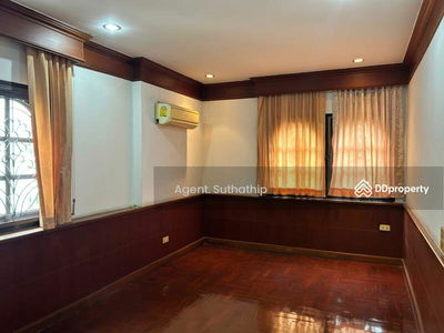 Rangsiya Village, Bangkok, Thailand Rangsiya Village, Bangkok, Thailand