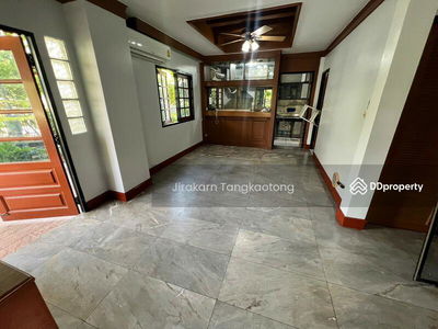 House for rent, 4 bedrooms, 5 bathrooms, 3 en-suite bathrooms. After Central Notification Ask for additional furniture for everything, Nonthaburi, Thailand House for rent, 4 bedrooms, 5 bathrooms, 3 en-suite bathrooms. After Central Notification Ask for additional furniture for everything, Nonthaburi, Thailand