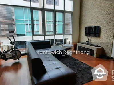 Large 4-Bedroom Townhouse, Bangkok, Thailand Large 4-Bedroom Townhouse, Bangkok, Thailand