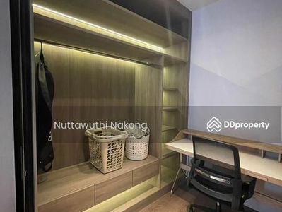 Park Origin Phrom Phong, Bangkok, Thailand Park Origin Phrom Phong, Bangkok, Thailand