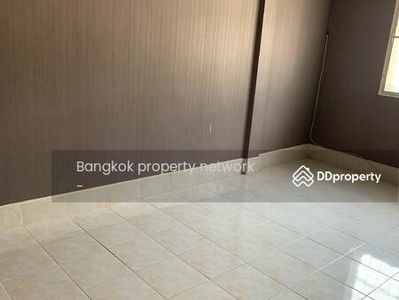 2-story townhouse, Pathum Thani., Thailand 2-story townhouse, Pathum Thani., Thailand