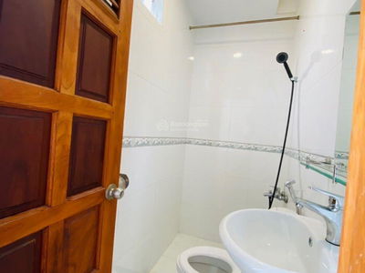 Hoang Hoa Tham Street, Vietnam Hoang Hoa Tham Street, Vietnam