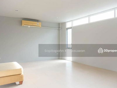 10110, Bangkok, Thailand 10110, Bangkok, Thailand