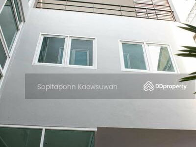 10110, Bangkok, Thailand 10110, Bangkok, Thailand