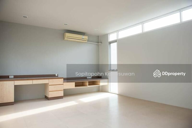 10110, Bangkok, Thailand 10110, Bangkok, Thailand