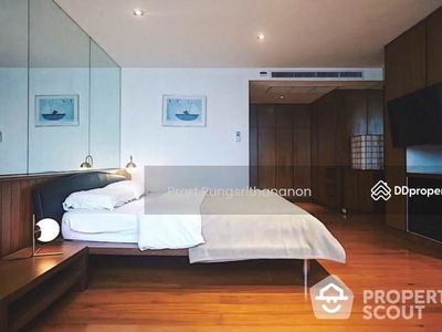 Lake Avenue Sukhumvit 16, Bangkok, Thailand Lake Avenue Sukhumvit 16, Bangkok, Thailand