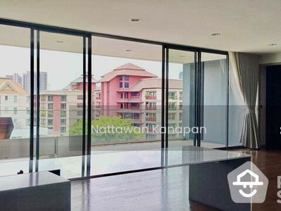 Issara Collection Sathorn, Bangkok, Thailand Issara Collection Sathorn, Bangkok, Thailand