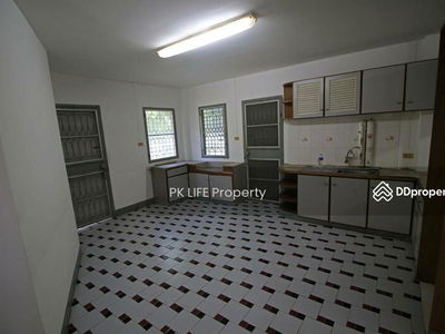 Gehäuse In Kathu, Thailand Gehäuse In Kathu, Thailand