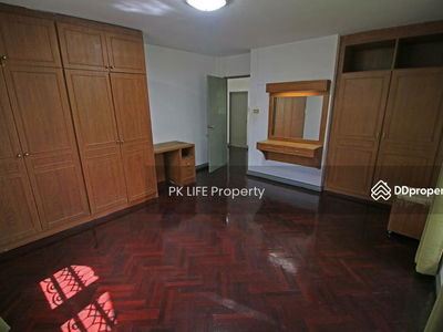 Housing in Kathu, Thailand Housing in Kathu, Thailand