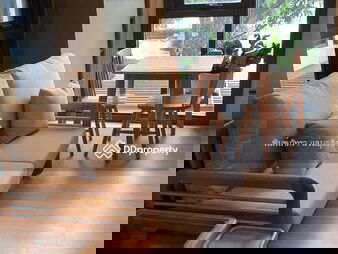 The Line Phahon-Pradipat, Bangkok, Thailand The Line Phahon-Pradipat, Bangkok, Thailand