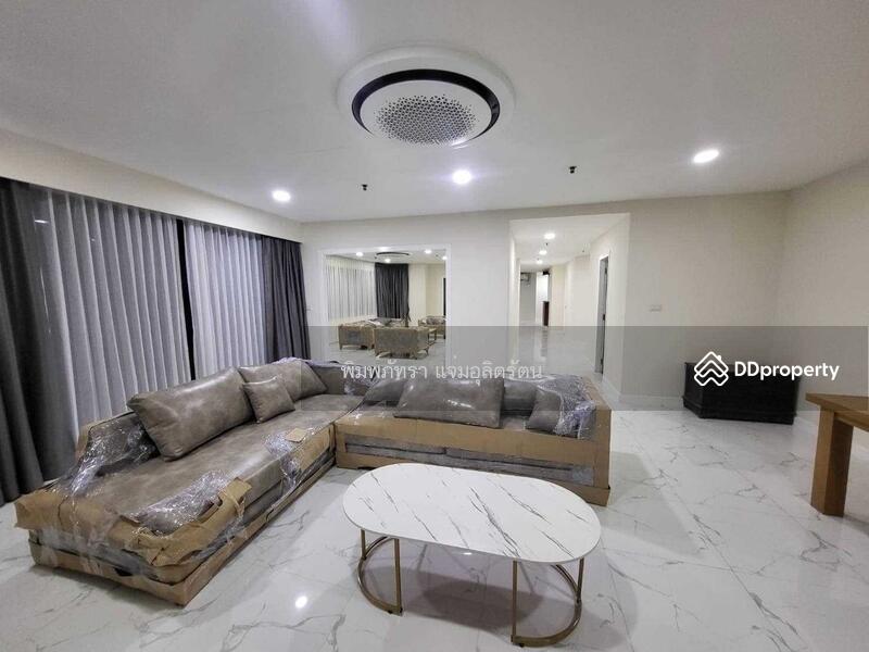 Moon Tower, Bangkok, Thailand Moon Tower, Bangkok, Thailand