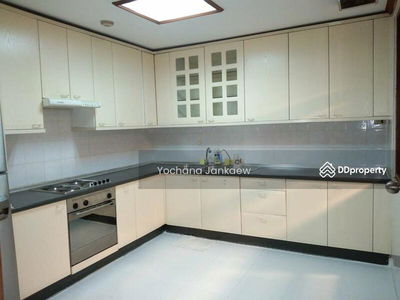 Richmond Palace, Bangkok, Thailand Richmond Palace, Bangkok, Thailand