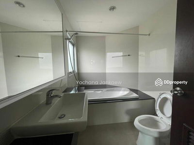 P.W.T. Mansion, Bangkok, Thailand P.W.T. Mansion, Bangkok, Thailand