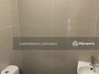 Park Origin Phrom Phong, Bangkok, Thailand Park Origin Phrom Phong, Bangkok, Thailand