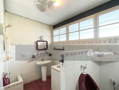 Lat Phrao 64, Intersection 7, Bangkok, Thailand Lat Phrao 64, Intersection 7, Bangkok, Thailand