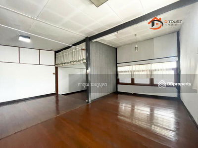 Lat Phrao 64, Intersection 7, Bangkok, Thailand Lat Phrao 64, Intersection 7, Bangkok, Thailand