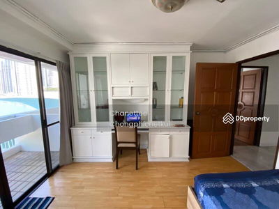 Sukhumvit House, Bangkok, Thailand Sukhumvit House, Bangkok, Thailand