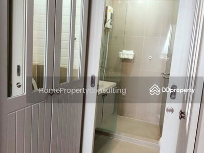 The Editor Vertical Village Sapankwai, Bangkok, Thailand The Editor Vertical Village Sapankwai, Bangkok, Thailand