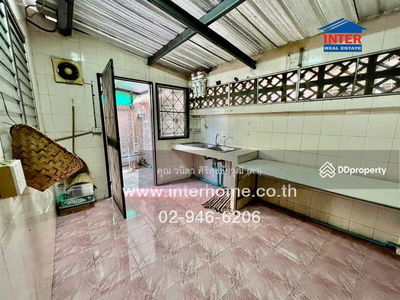 Near Central Ladprao Soi Khlangmontri, Bangkok, Thailand Near Central Ladprao Soi Khlangmontri, Bangkok, Thailand