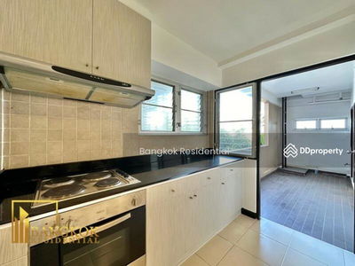 P&P Court – Sukhumvit Soi 27, Bangkok, Thailand P&P Court – Sukhumvit Soi 27, Bangkok, Thailand