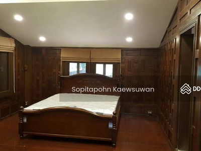 10110, Bangkok, Thailand 10110, Bangkok, Thailand