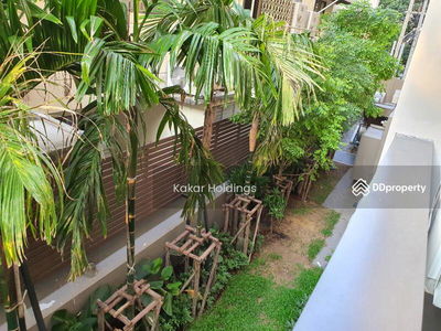 Runesu Thonglor 5, Bangkok, Thailand Runesu Thonglor 5, Bangkok, Thailand