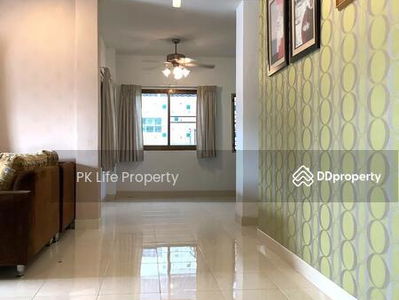 Gehäuse In Ban Ratsada, Thailand Gehäuse In Ban Ratsada, Thailand