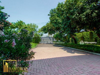 House in Compound, Bangkok, Thailand House in Compound, Bangkok, Thailand