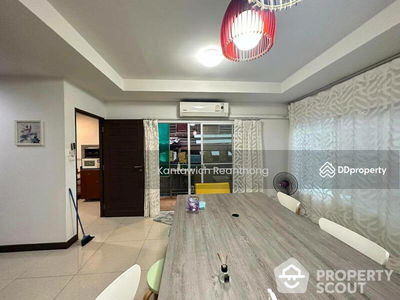 Spacious 3-Bedroom House, Bangkok, Thailand Spacious 3-Bedroom House, Bangkok, Thailand